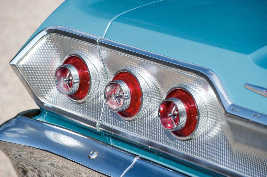  Chevrolet Impala SS Convertible 1963 года  (фото 17 из 28)